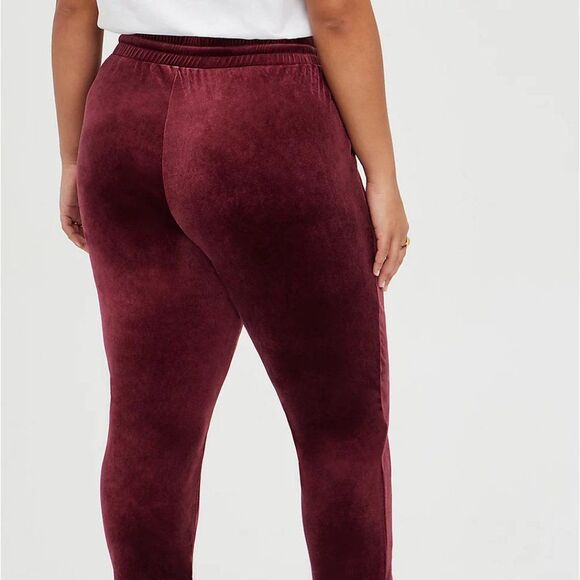 Torrid Tapered Pull On Pant - Stretch Velvet Wine 2X - Picture 2 of 5